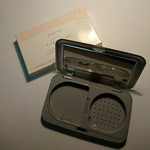 New Mary Kay TimeWise Foundation compact